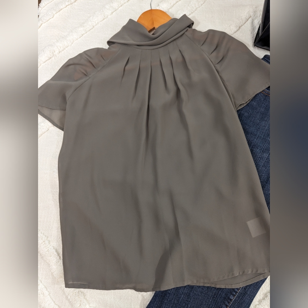 Worthington chiffon blouse size 6